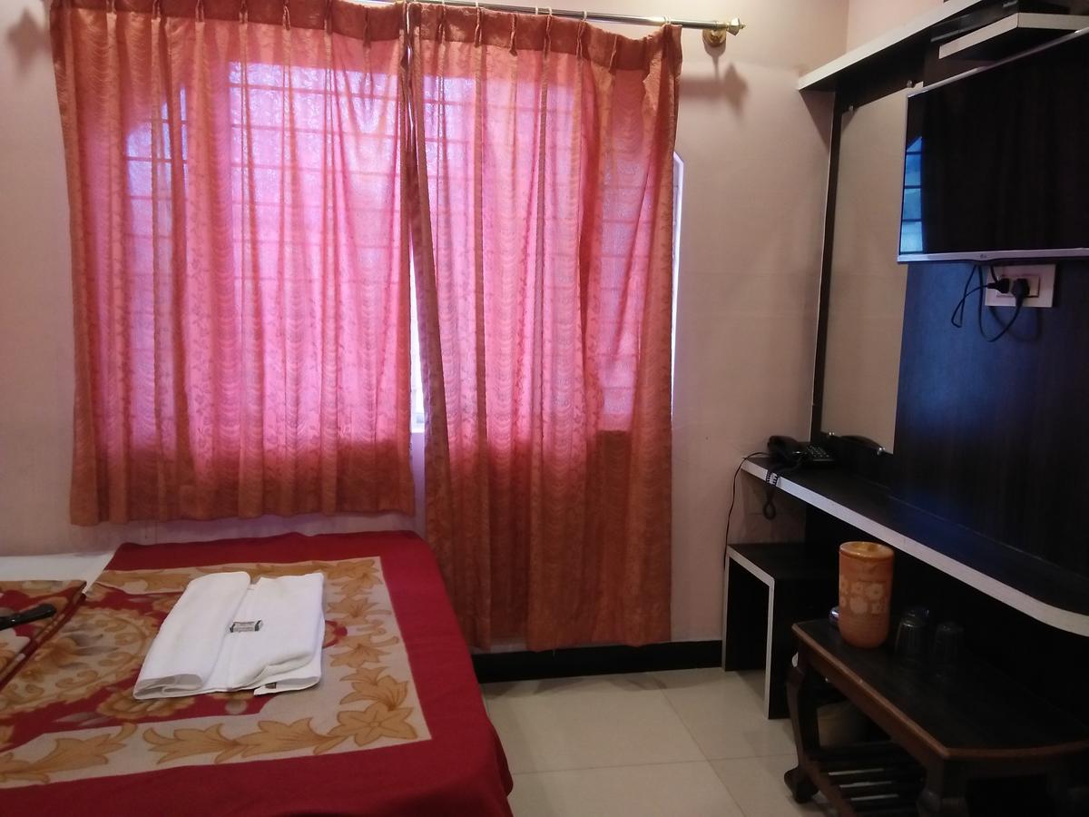hotel sangeeth lodging Mysore Buitenkant foto